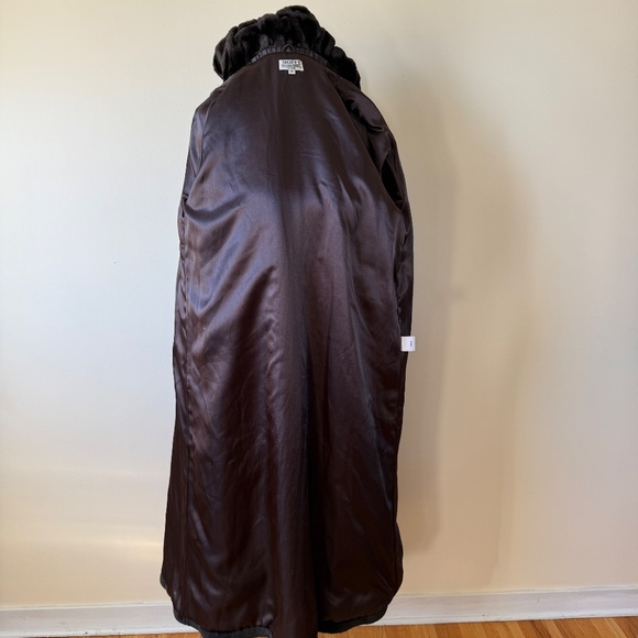 Vintage 90s Elegant full-length faux-fur coat in deep espresso/chocolate - Picture 10 of 14